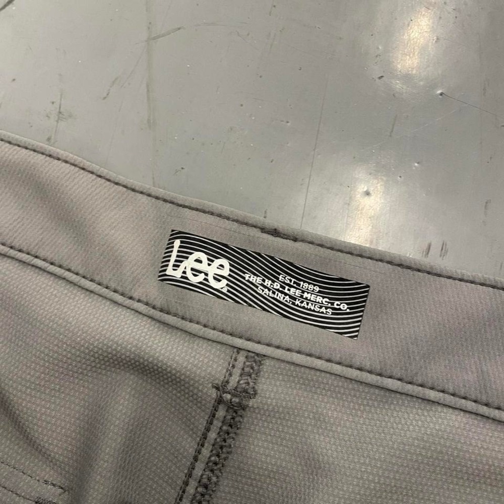 Lee lightweight‎ cargo shorts - Picture 4 of 8